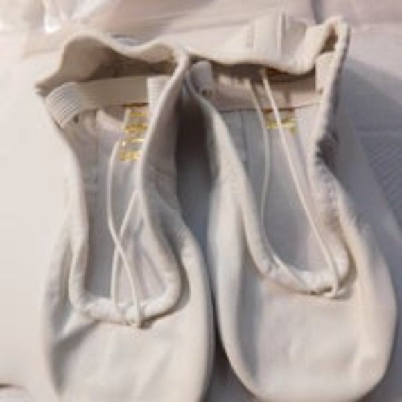 Bloch Dansoft Ballet Slipper Girl's Size 9.5D White New in Box - Picture 5 of 6
